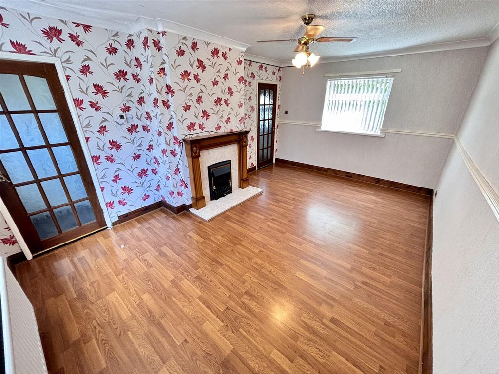 Property photo 3 of 13 Living Room