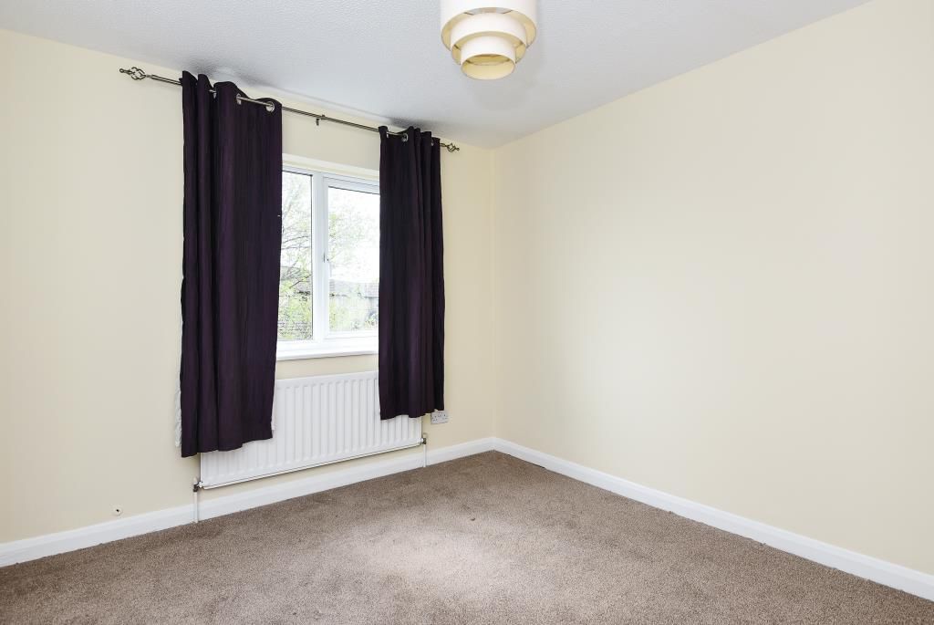 Property photo 3 of 12 Further Bedroom