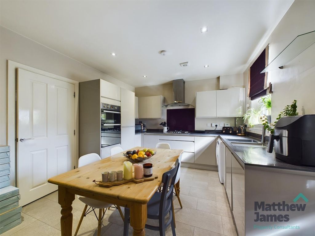 Property photo 2 of 16 Cam03063G0-Pr0041-Still004.Jpg