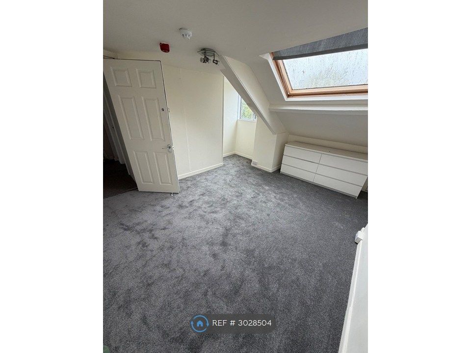 Property photo 3 of 3 Room 12