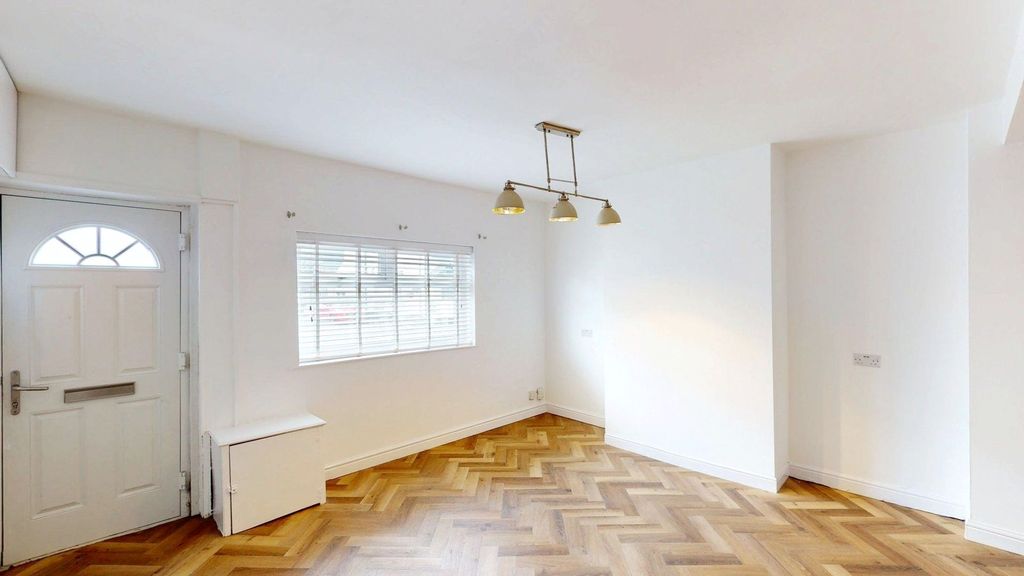 Property photo 3 of 14 Dining