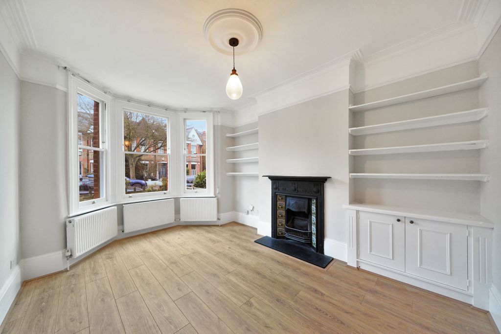 Property photo 3 of 13 32 Ailsa Avenue - 0Vuteqtylsphpzd2Bnkm