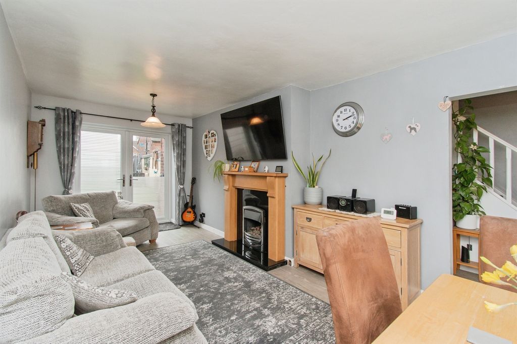 Property photo 2 of 21