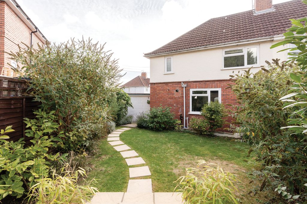 Property photo 2 of 26 Photo 24