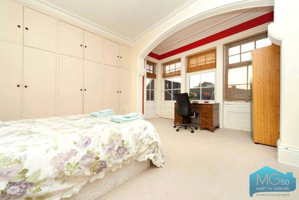 Property photo 2 of 14 Picture No. 11