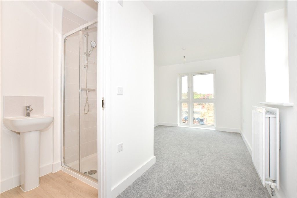 Property photo 3 of 4 Main Bedroom