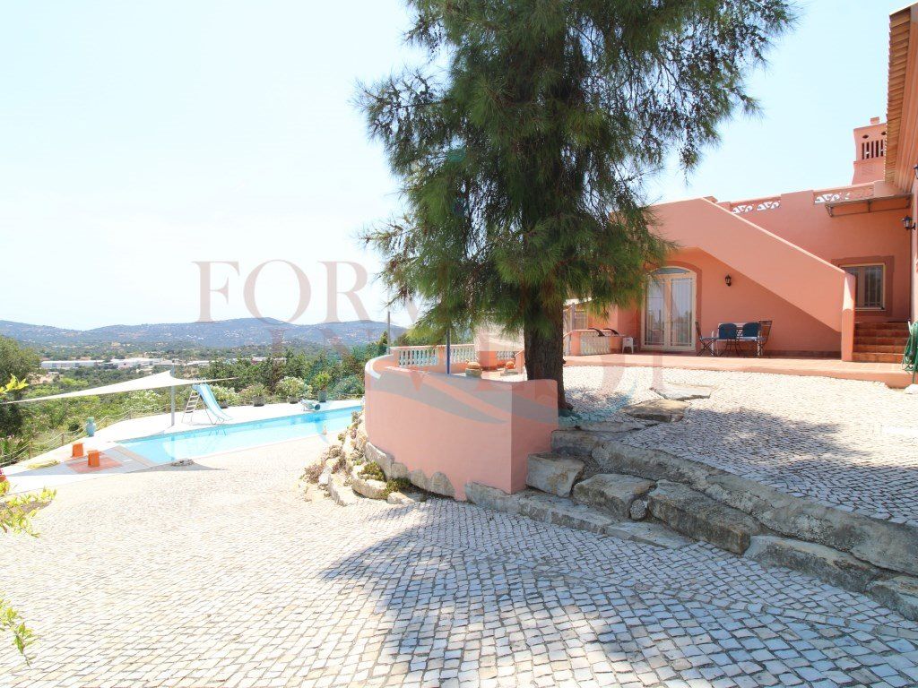 Property photo 3 of 51