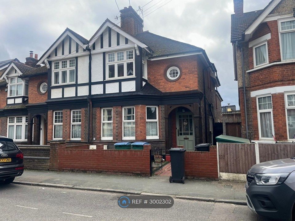 Property photo 1 of 3