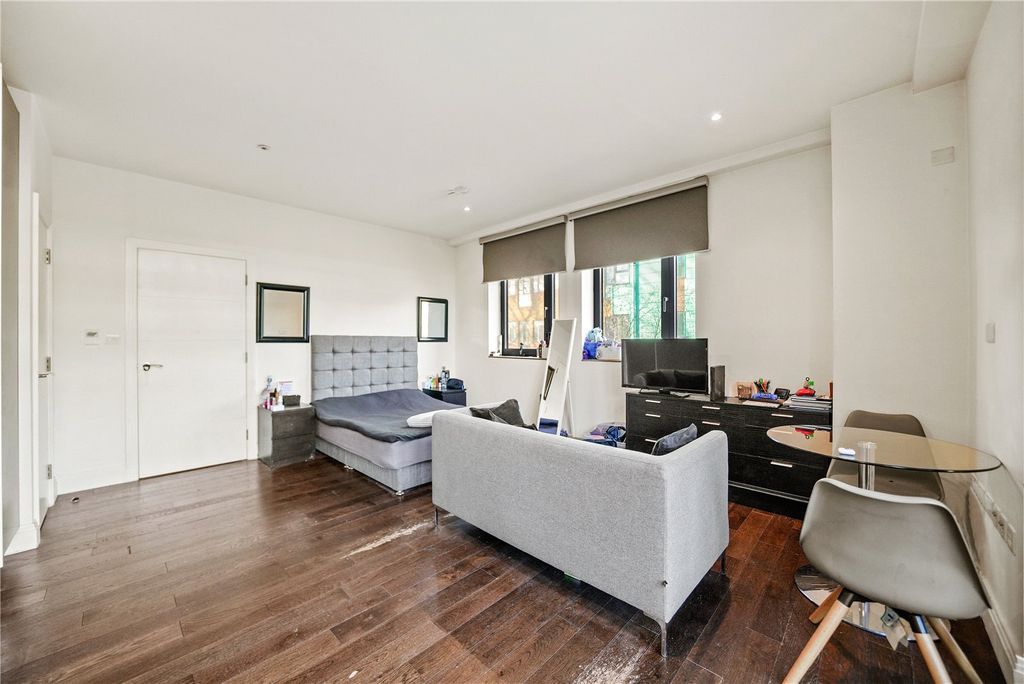 Property photo 2 of 11 Picture No. 21