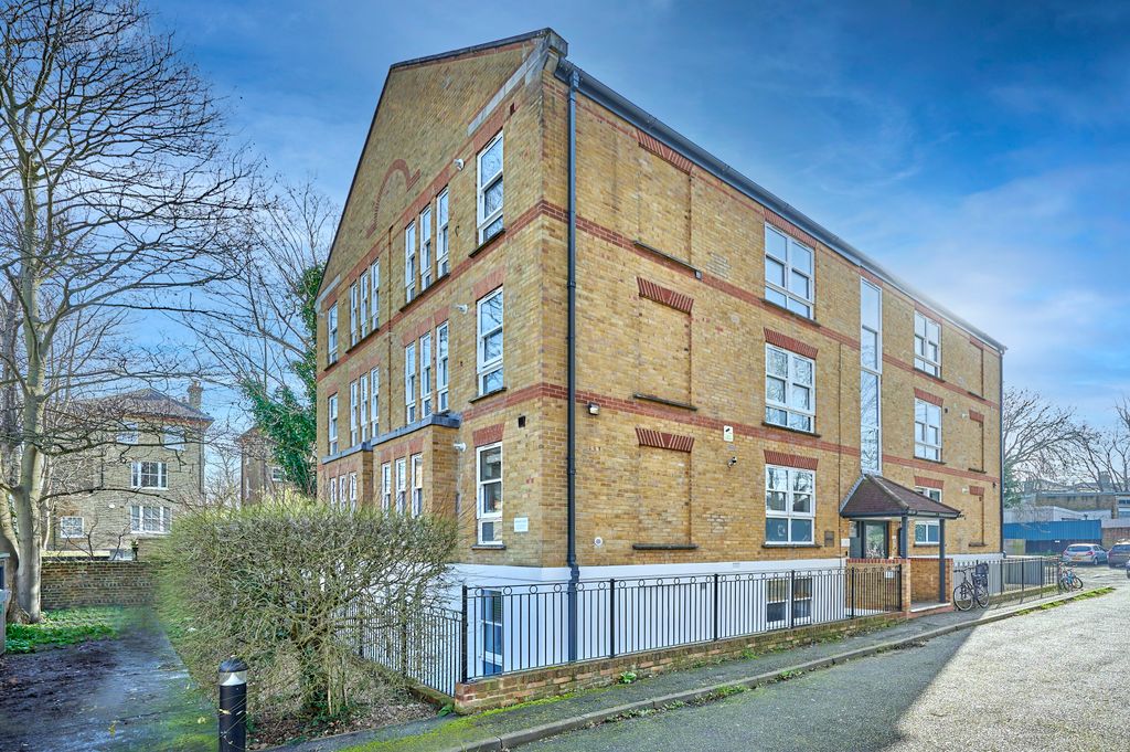 Property photo 2 of 24