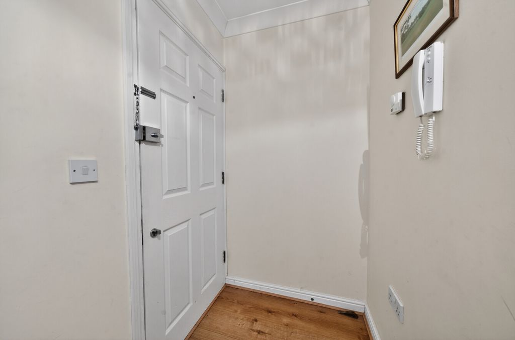Additional image 17 of 2 bed flat for saleGrace Gardens, Crookham Road, Fleet GU51