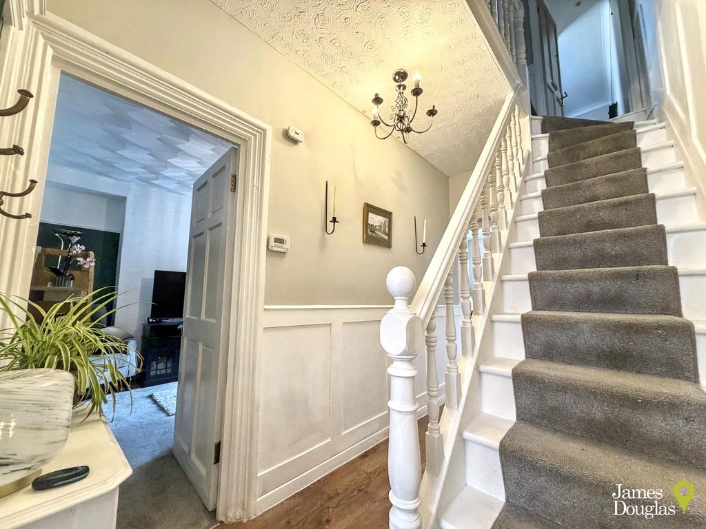 Property photo 3 of 20 Eh1