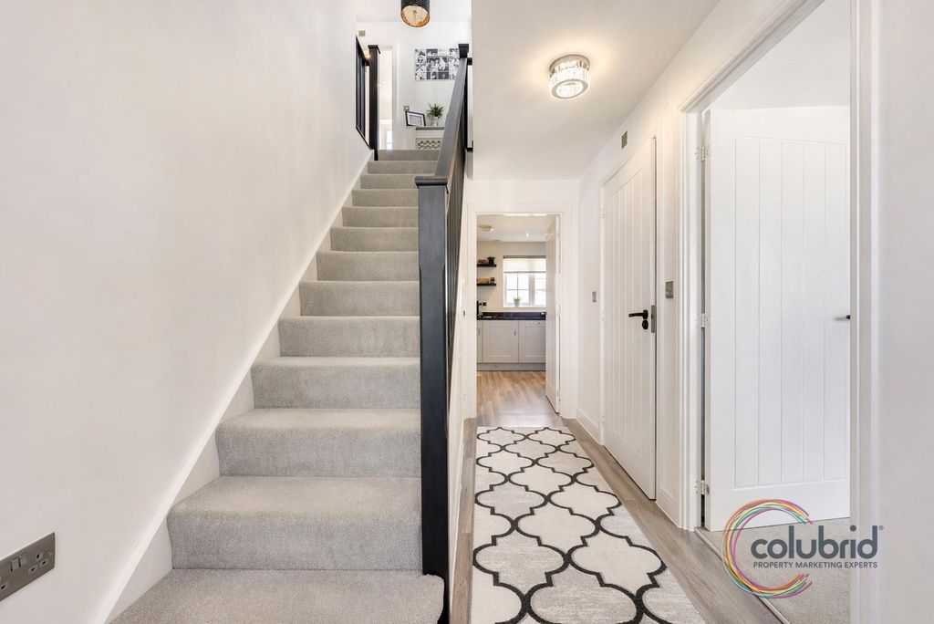 Property photo 3 of 24