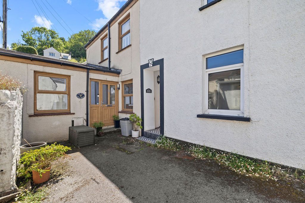 Property photo 2 of 29