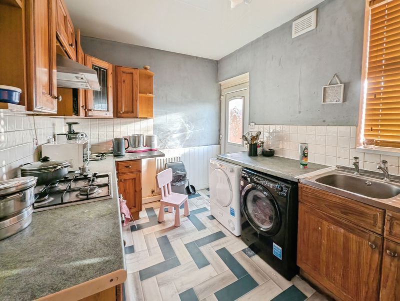 Property photo 3 of 8 Photo 8