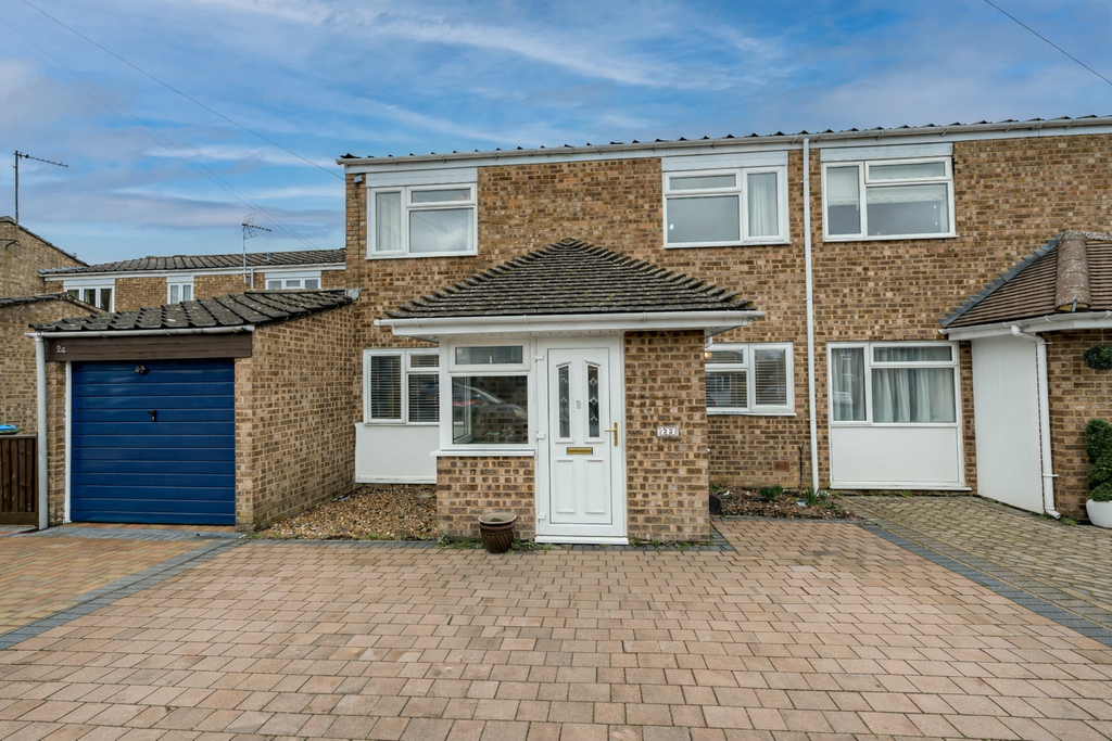 Property photo 1 of 16 Charming Suburban Brick House On A Sunny Day (1)