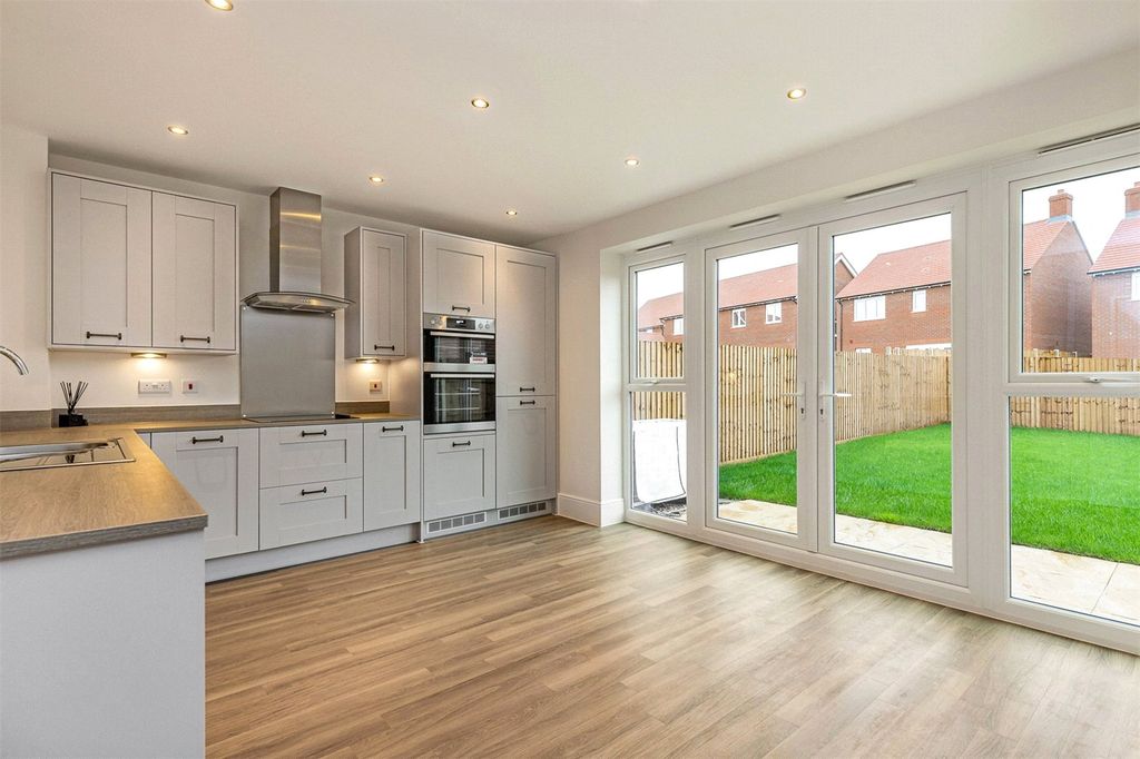 Property photo 2 of 11 Picture No. 12