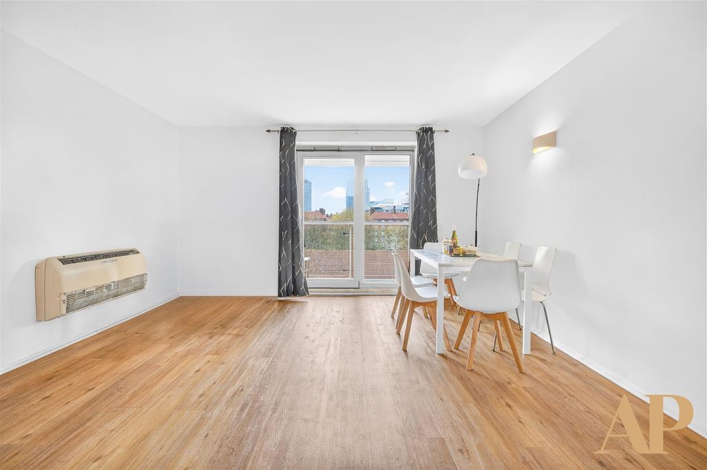 Property photo 3 of 20