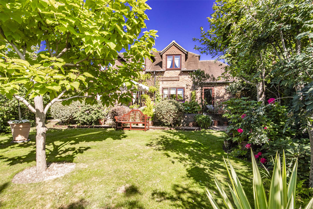 Property photo 2 of 19
