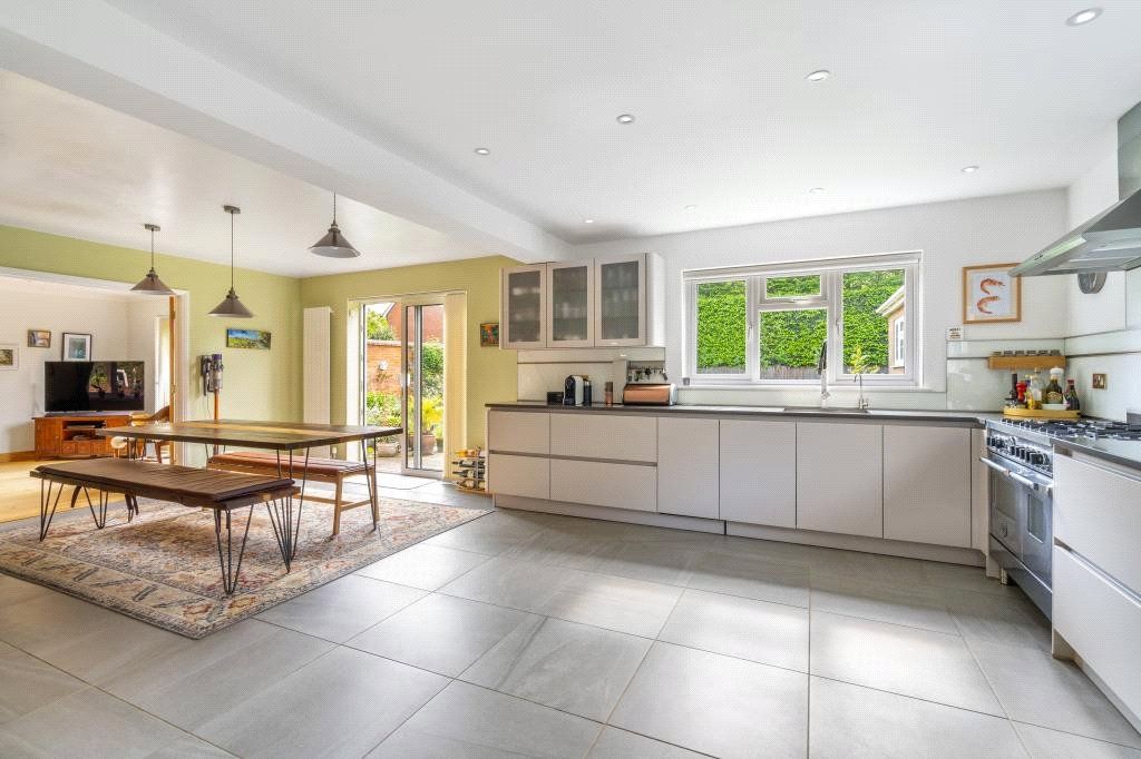 Property photo 3 of 21 Picture No. 11