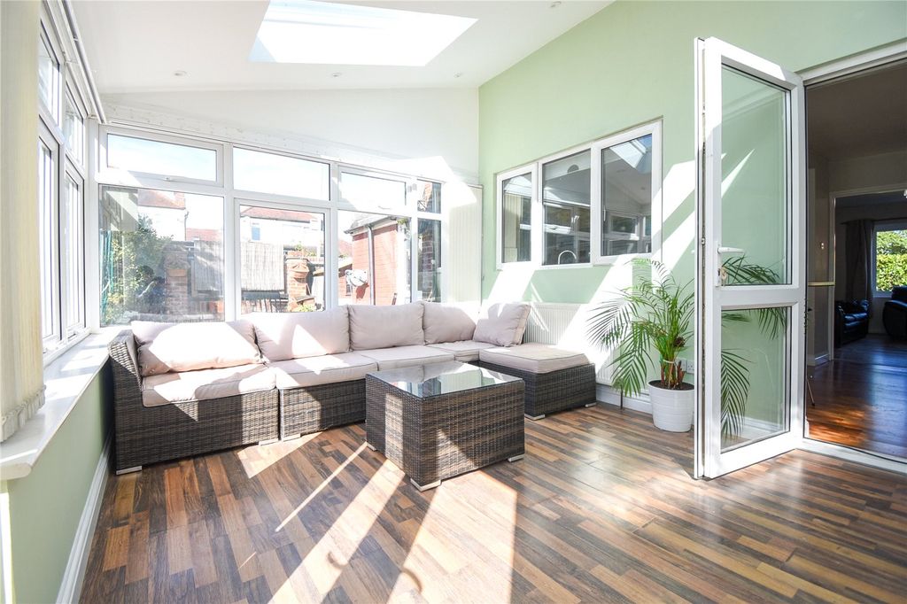 Property photo 3 of 22 Picture No. 21