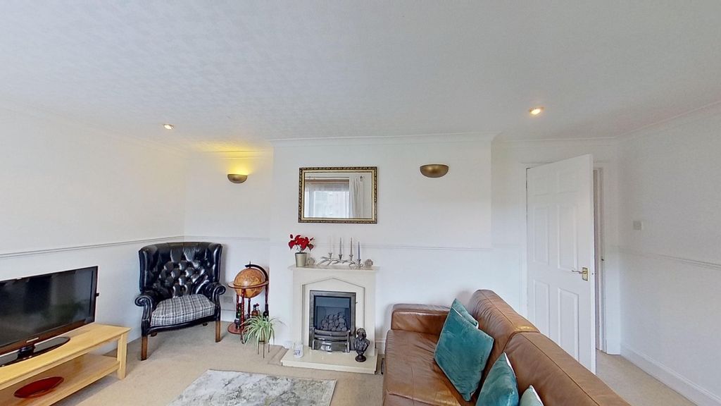 Property photo 3 of 17 Photo 3