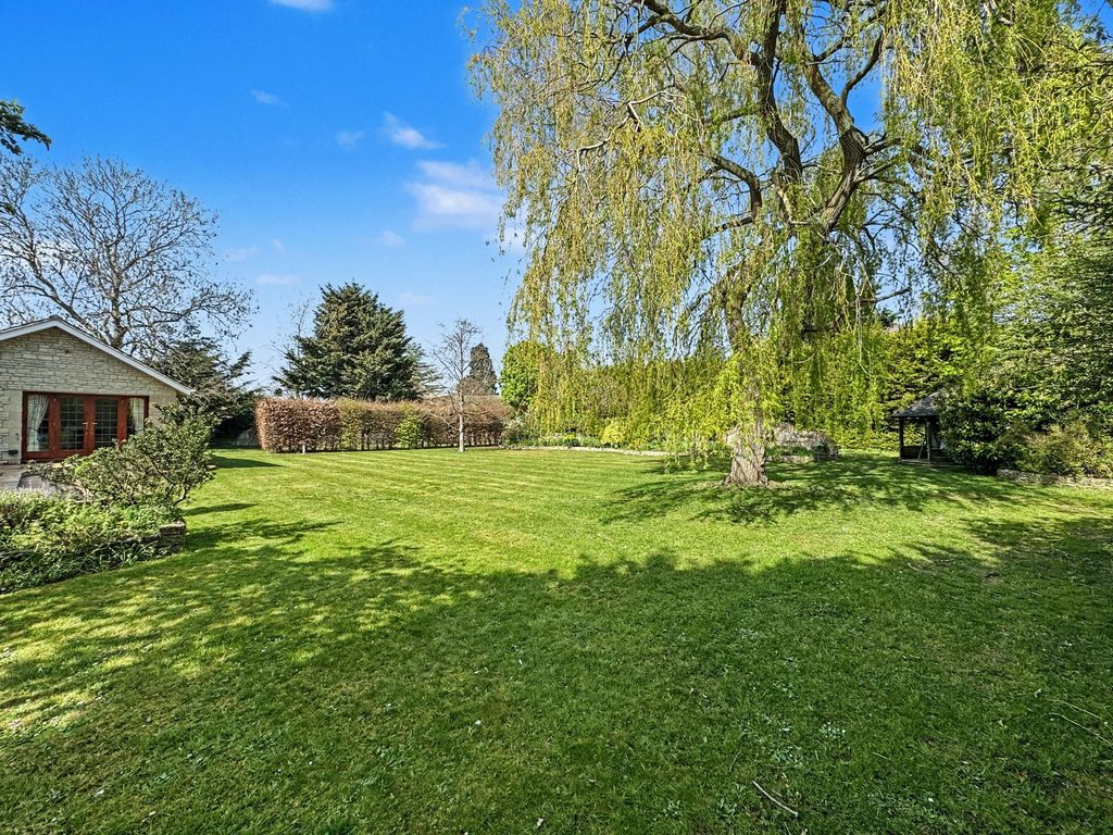 Property photo 2 of 21