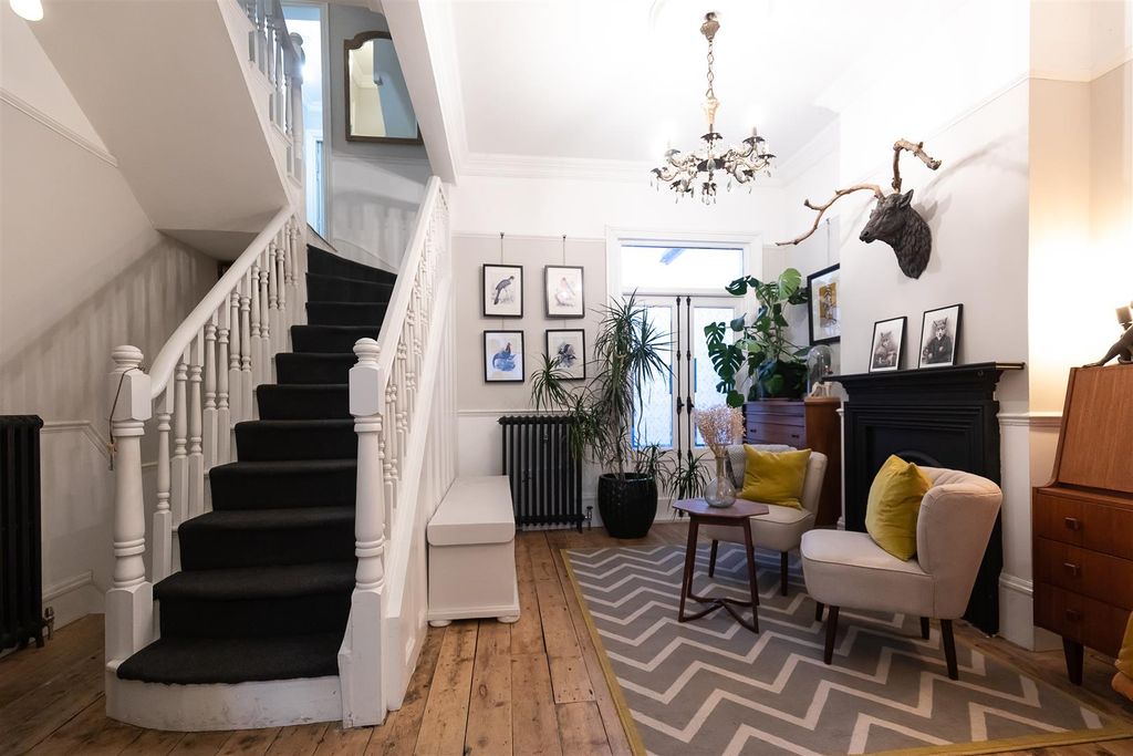 Property photo 3 of 32 Hallway Reception Room