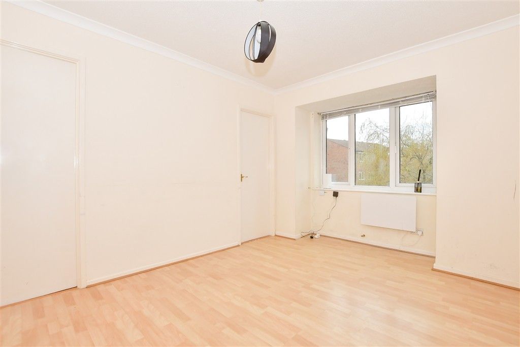 Property photo 2 of 6 Lounge