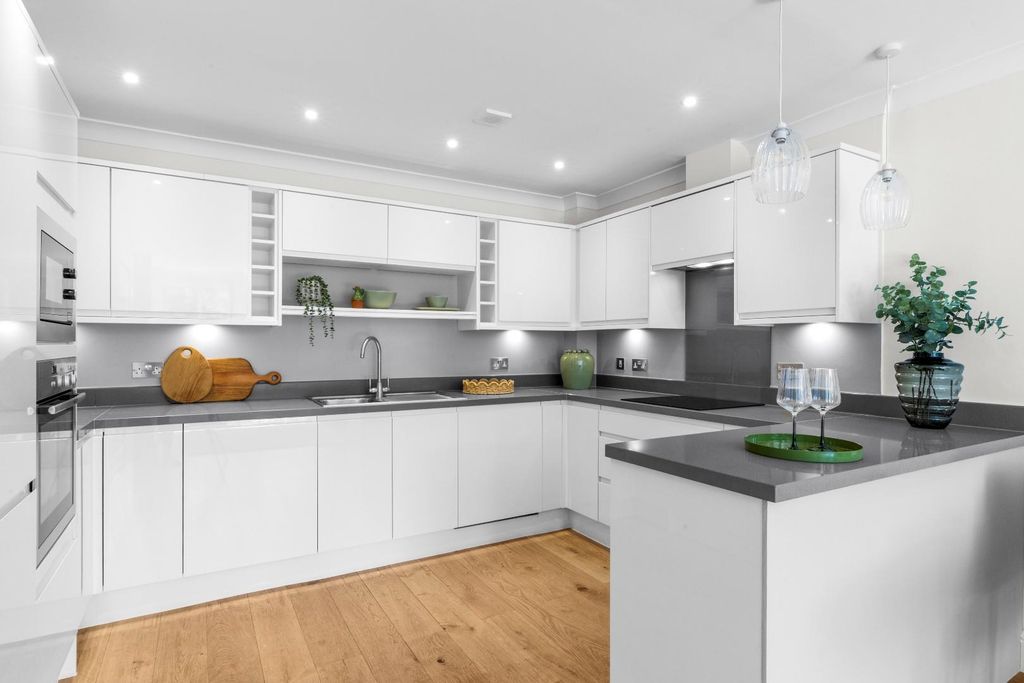 Property photo 2 of 15 Kitchen
