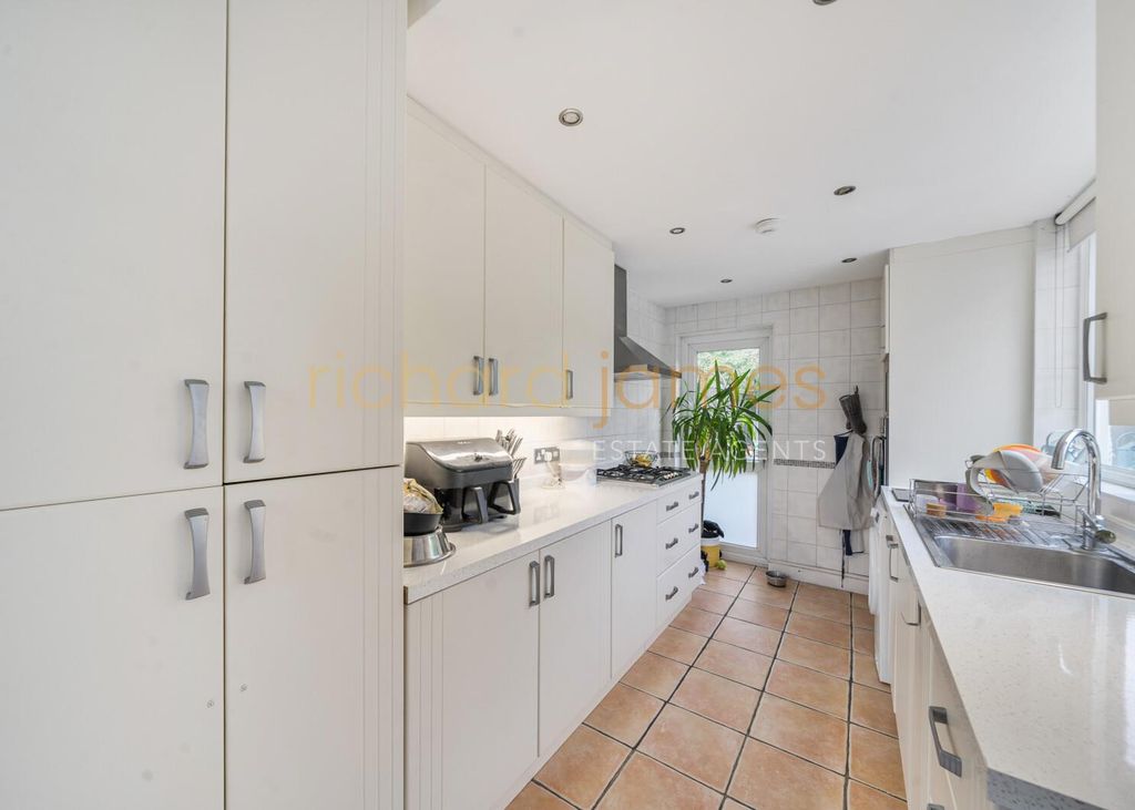Property photo 3 of 14 0686c1F0-7630-47E3-964A-B6537Ba6Ea9c.Jpg
