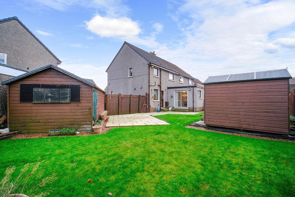 Property photo 2 of 21