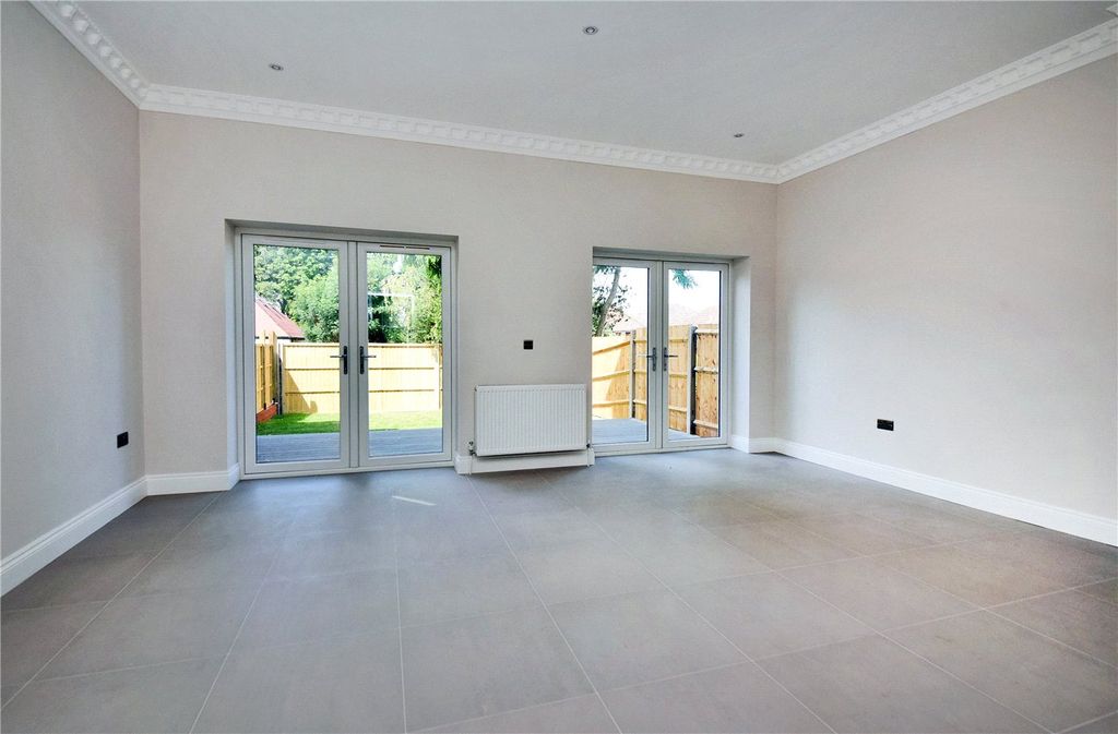 Property photo 3 of 18 Picture No. 17