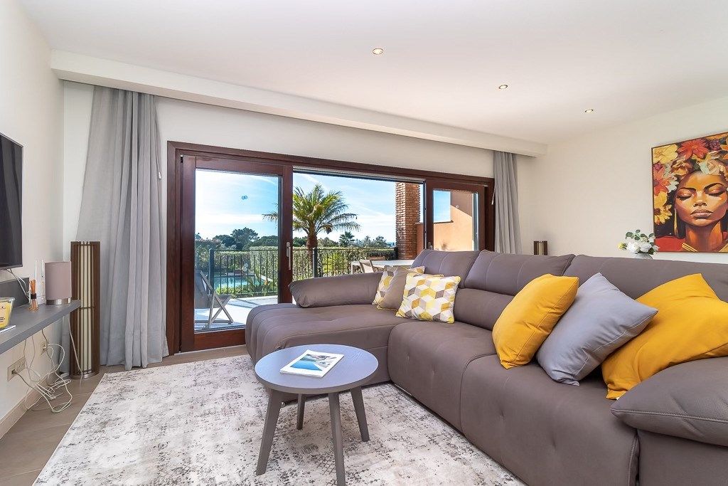 Property photo 2 of 24