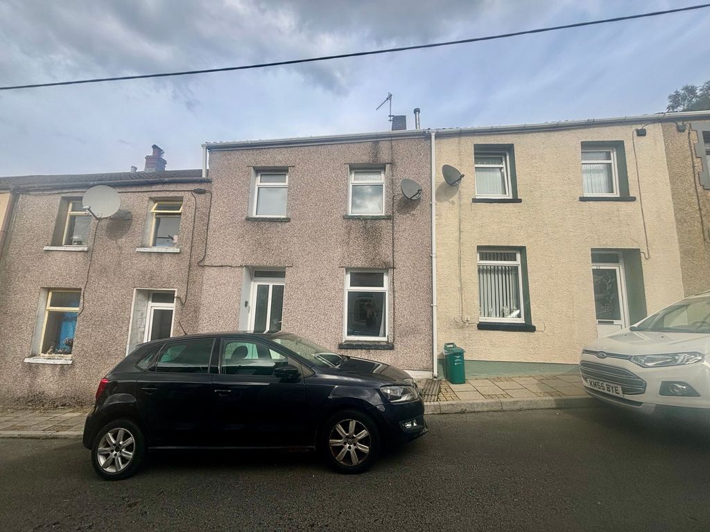 Property photo 2 of 12