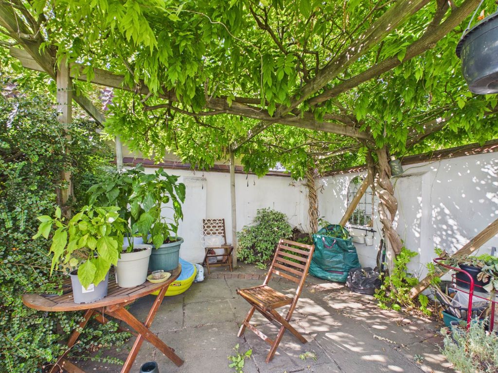 Property photo 2 of 12