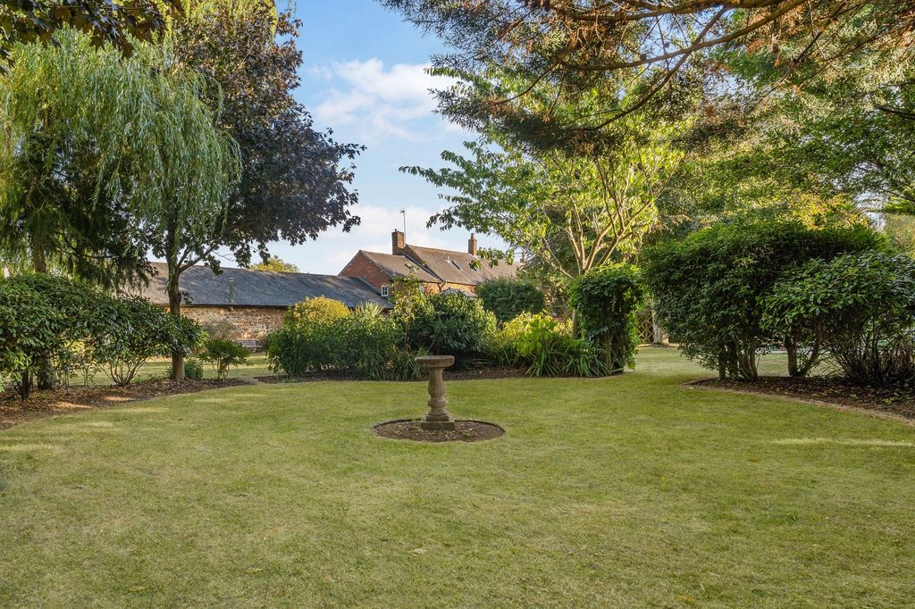 Property photo 2 of 45 Garden