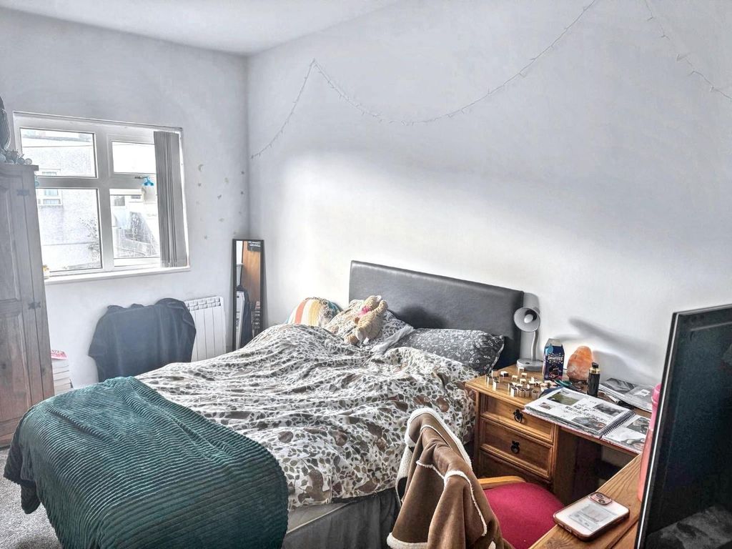 Property photo 1 of 5 Room 2