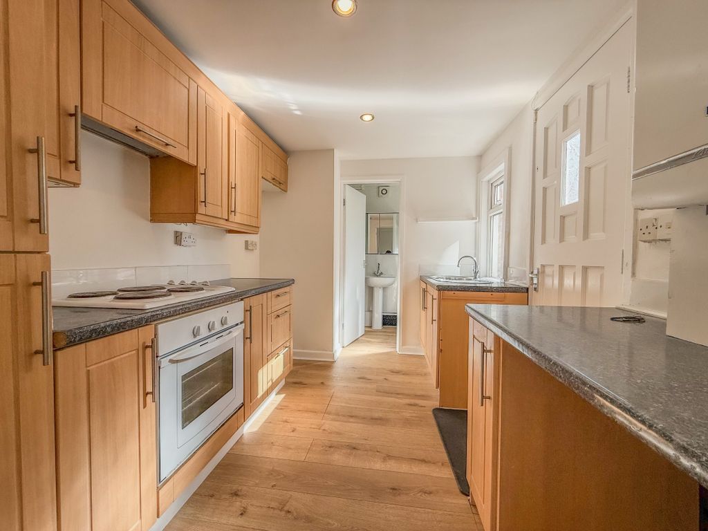 Property photo 3 of 14 Kitchen