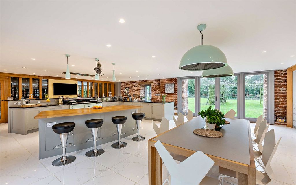 Property photo 2 of 34 Kitchen