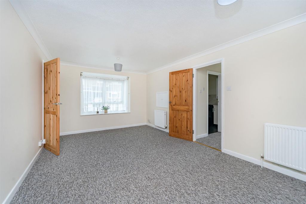 Property photo 2 of 14 4.Jpg