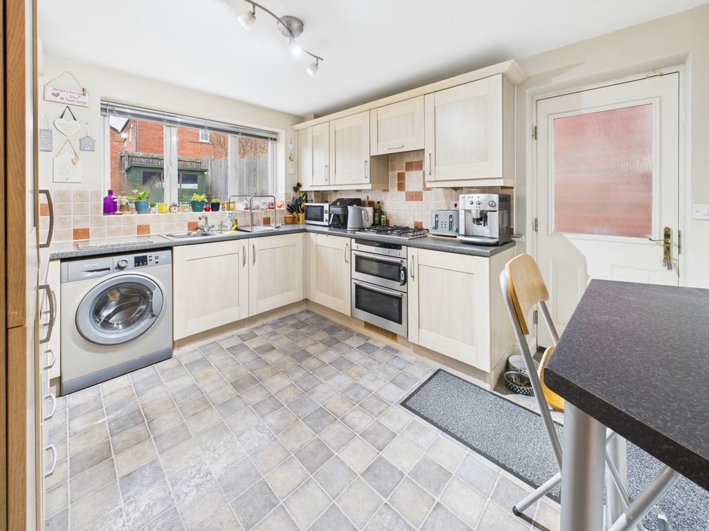 Property photo 3 of 22 Cam04789G0-Pr0026-Still003