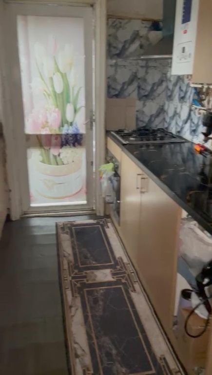 Property photo 3 of 4 Kitchen