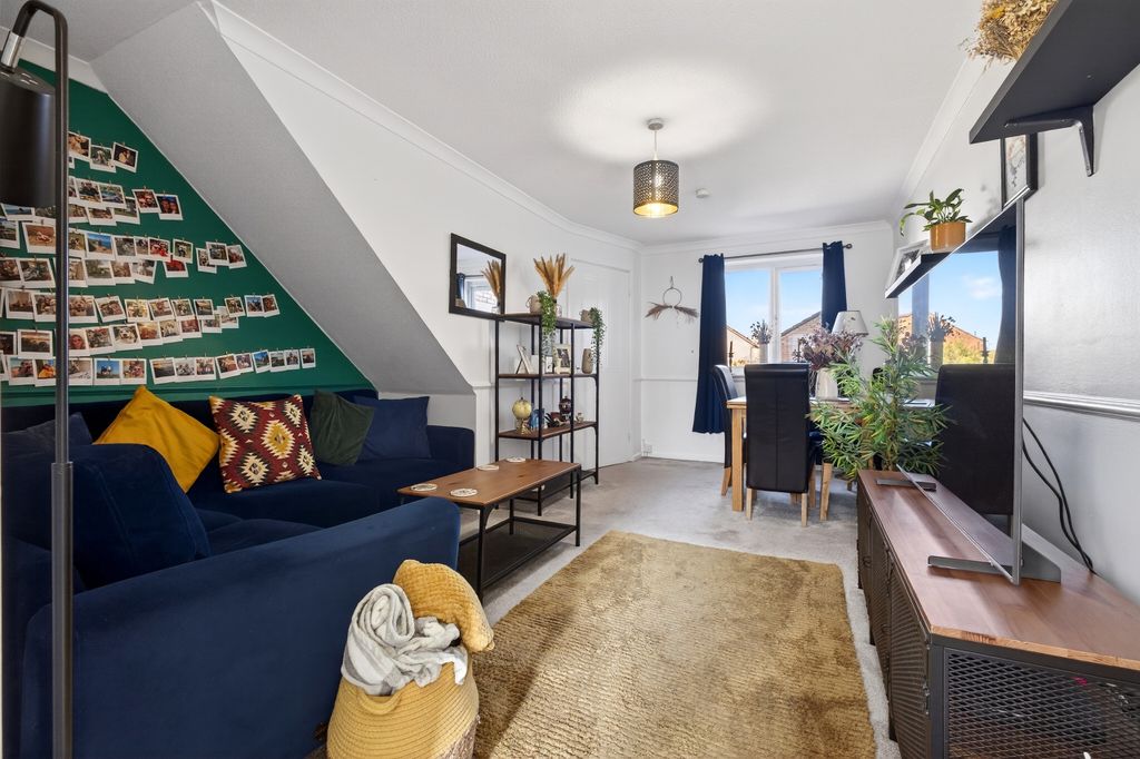 Property photo 2 of 11 Img_5581