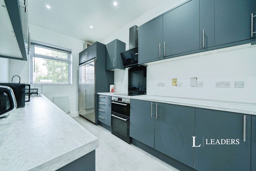 Property photo 3 of 11 Pbox-Img.Jpg