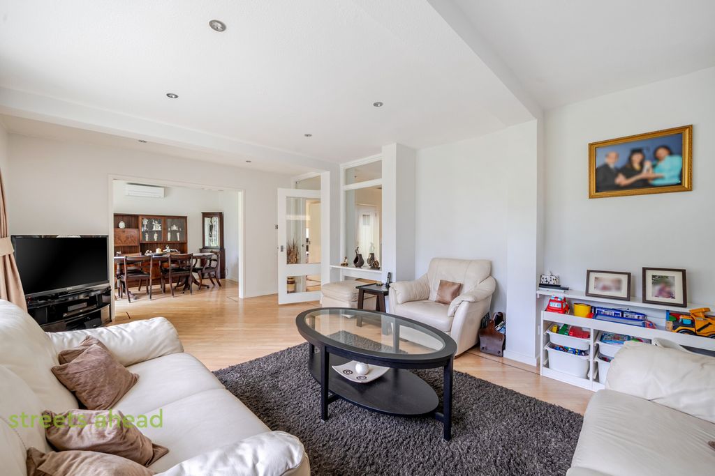 Property photo 2 of 17 A0c13d82-B597-4E4...