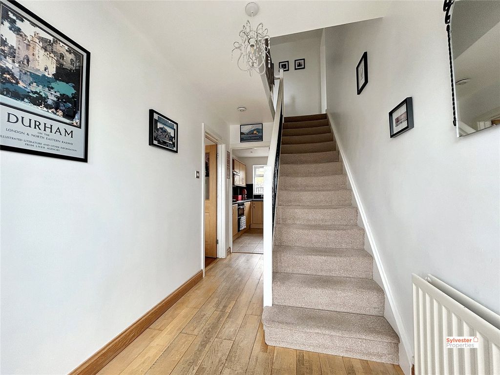 Property photo 3 of 33 Picture No. 26