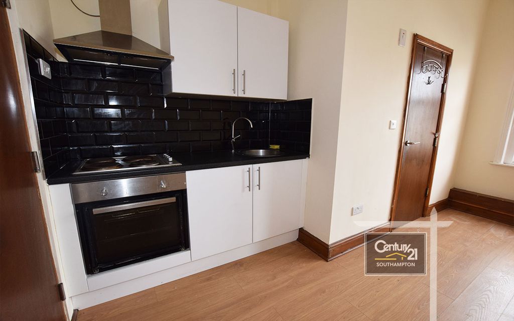 Property photo 1 of 3