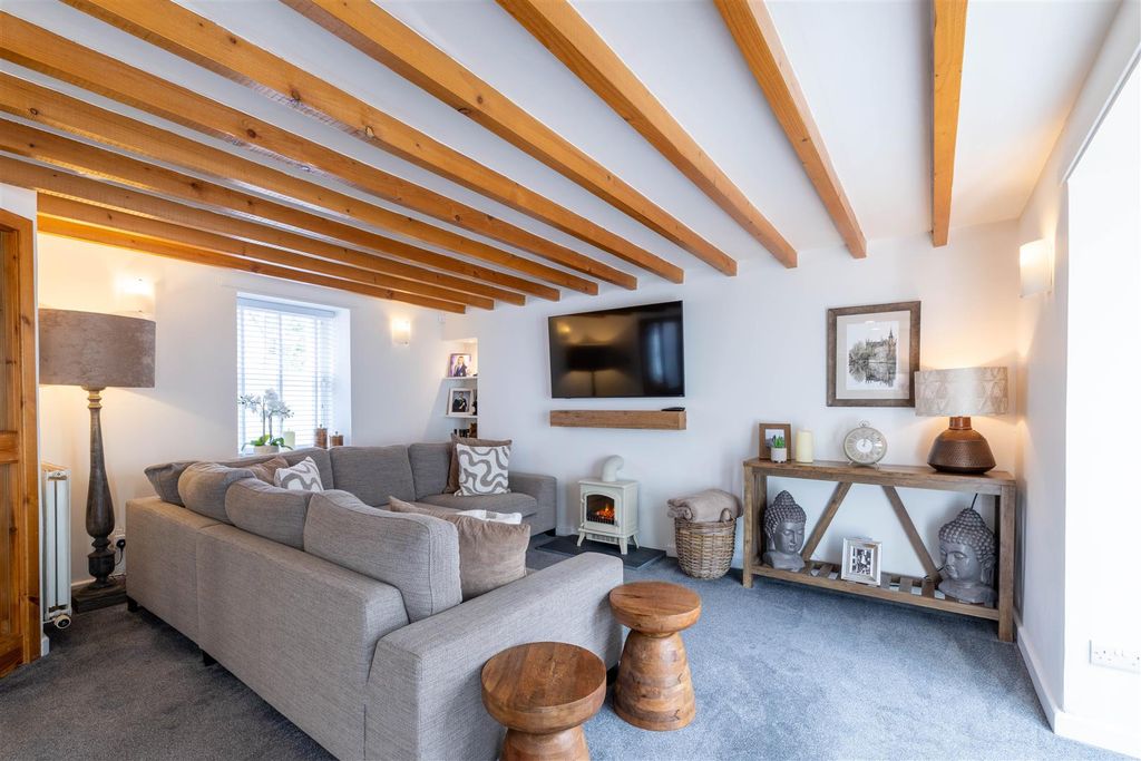 Property photo 2 of 19 Kirkgate House, Tron Square Dunning-14.Jpg