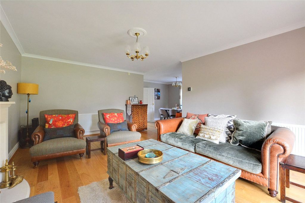 Property photo 3 of 17 Picture No. 02